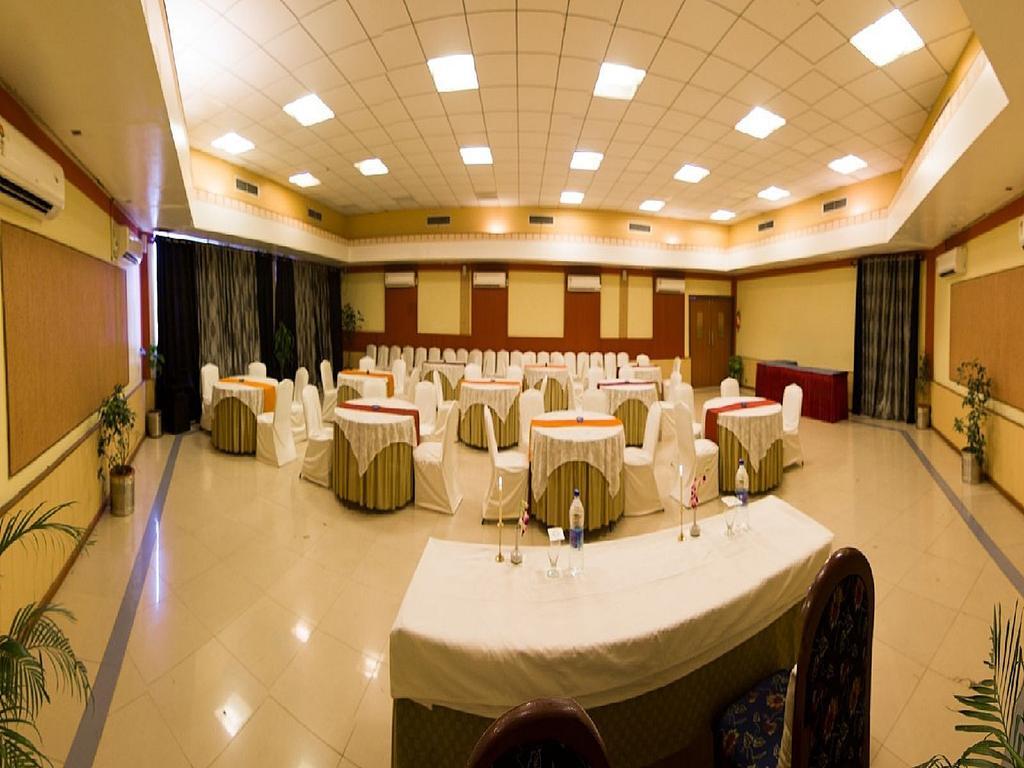 Hotel Lake View Ashok Бопал Екстериор снимка