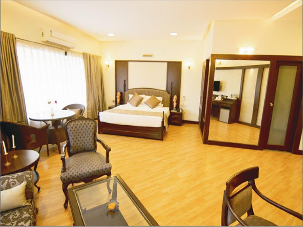 Hotel Lake View Ashok Бопал Екстериор снимка